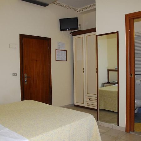 Hotel Nettuno กัตตอลิกา ภายนอก รูปภาพ