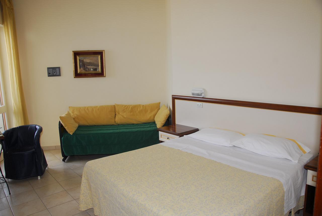 Hotel Nettuno กัตตอลิกา ภายนอก รูปภาพ