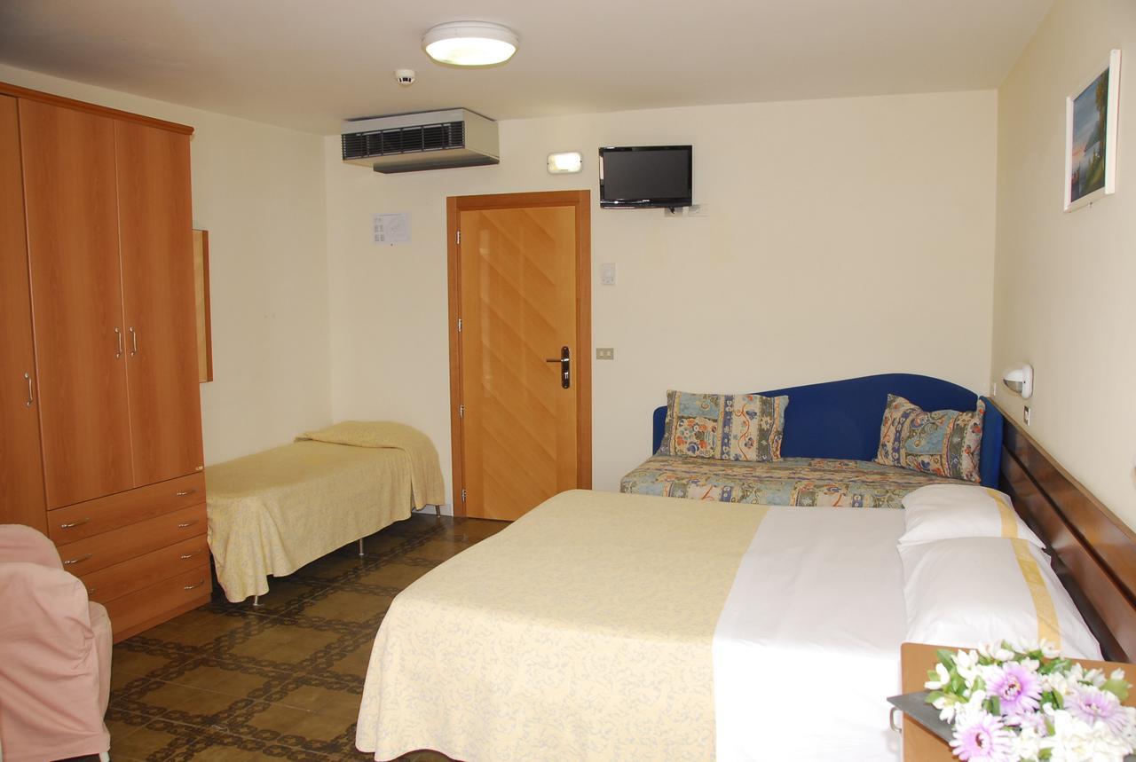 Hotel Nettuno กัตตอลิกา ภายนอก รูปภาพ