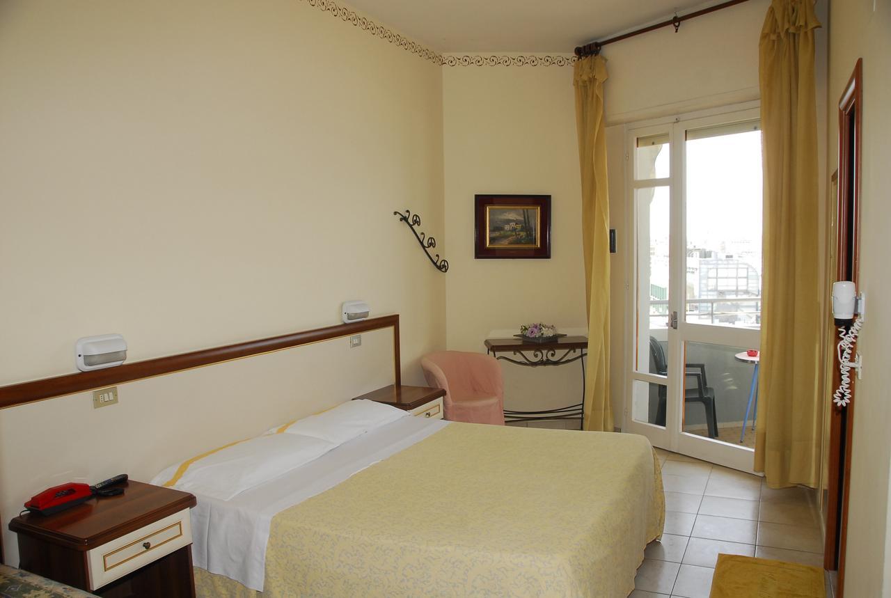 Hotel Nettuno กัตตอลิกา ภายนอก รูปภาพ