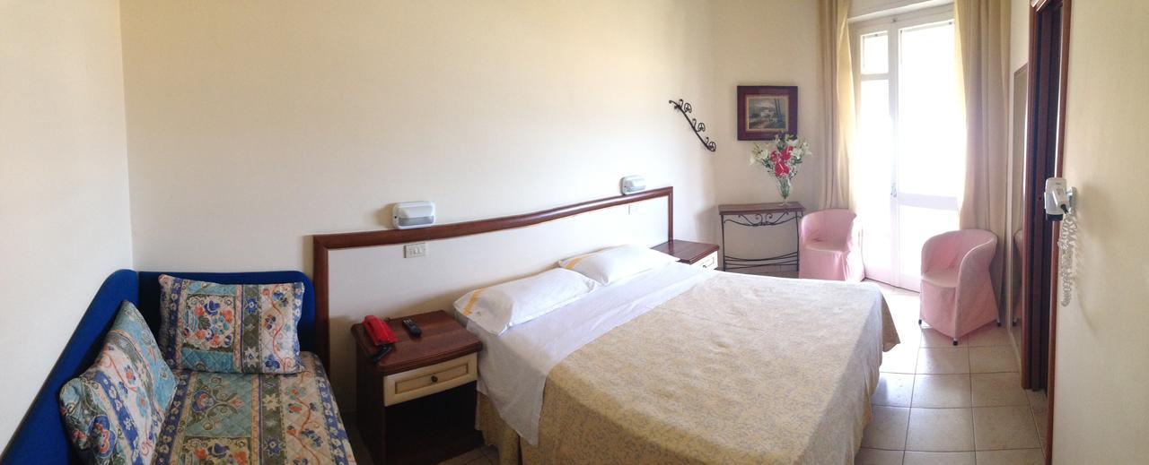 Hotel Nettuno กัตตอลิกา ภายนอก รูปภาพ