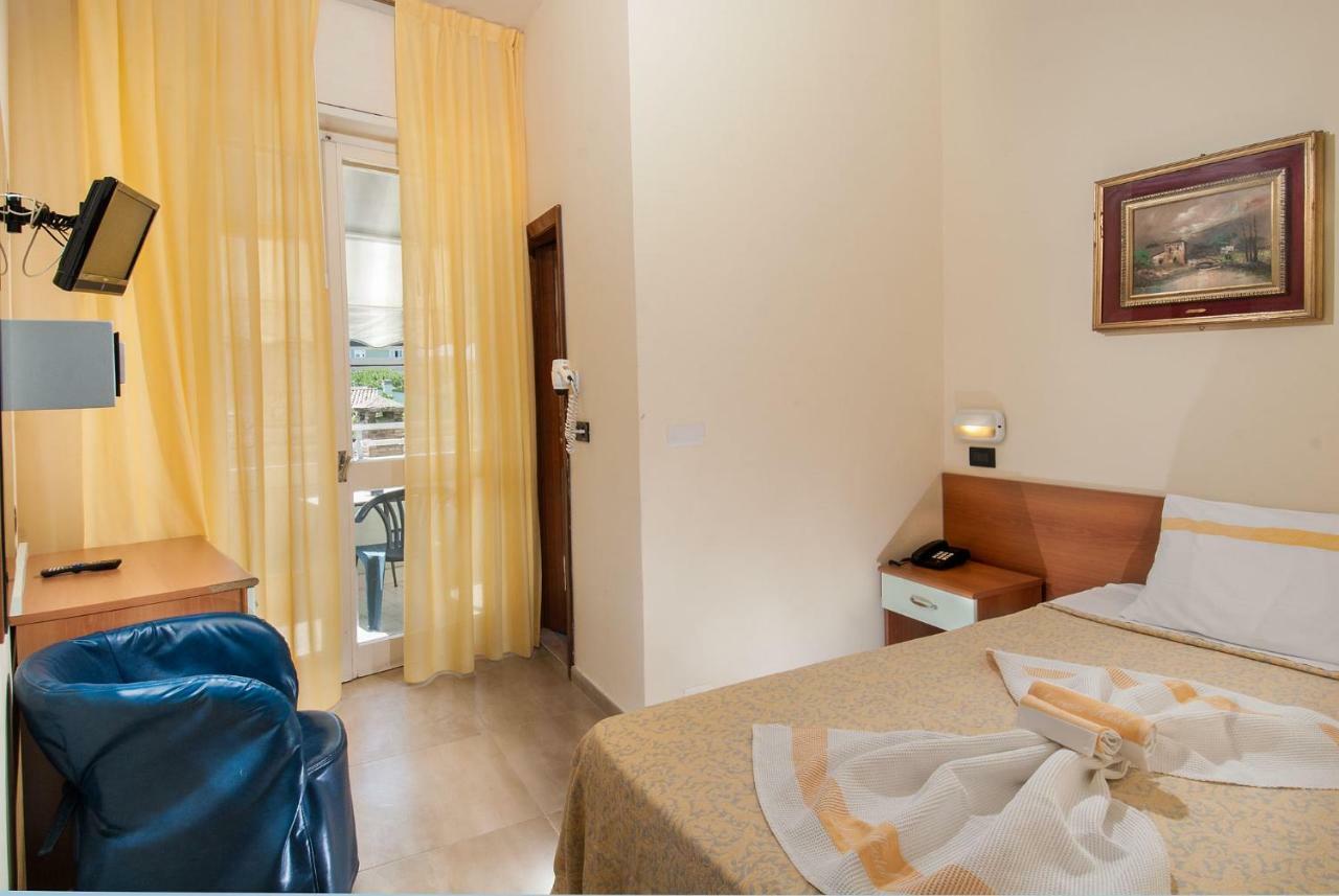 Hotel Nettuno กัตตอลิกา ภายนอก รูปภาพ