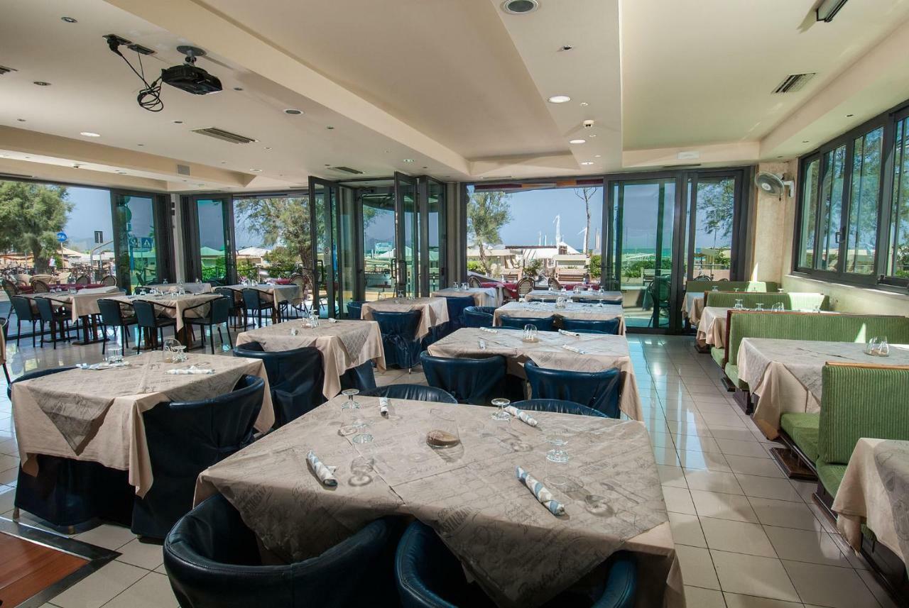 Hotel Nettuno กัตตอลิกา ภายนอก รูปภาพ